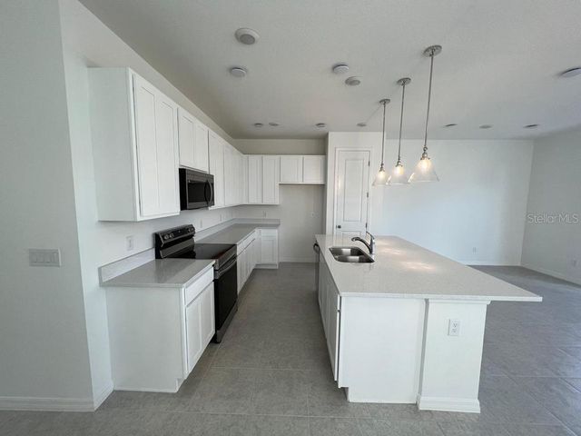 828 LONGBOAT DRIVE, Davenport, FL 33896