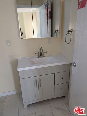 317 W 111th Street 2, Los Angeles, CA 90061