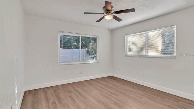 5900 22ND AVENUE N 8, St Petersburg, FL 33710