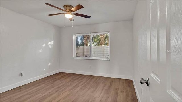 5900 22ND AVENUE N 8, St Petersburg, FL 33710