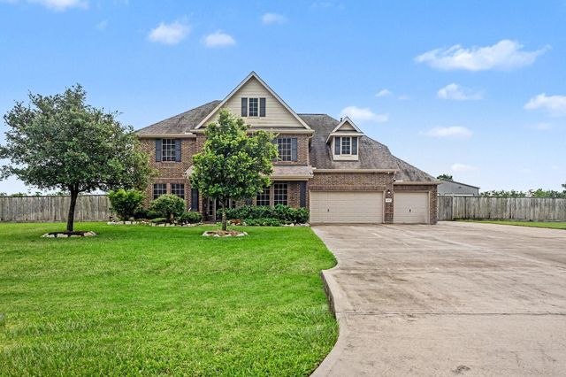 4634 Red Fox Circle, Baytown, TX 77523