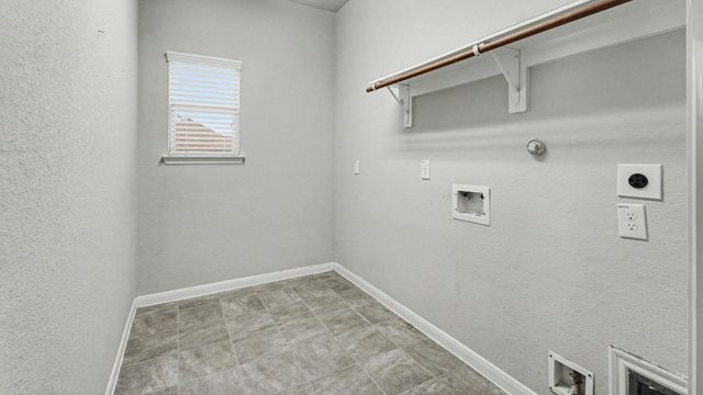 4634 Red Fox Circle, Baytown, TX 77523