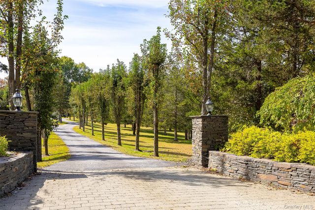 129 Clinton Corners Road, Salt Point, NY 12578