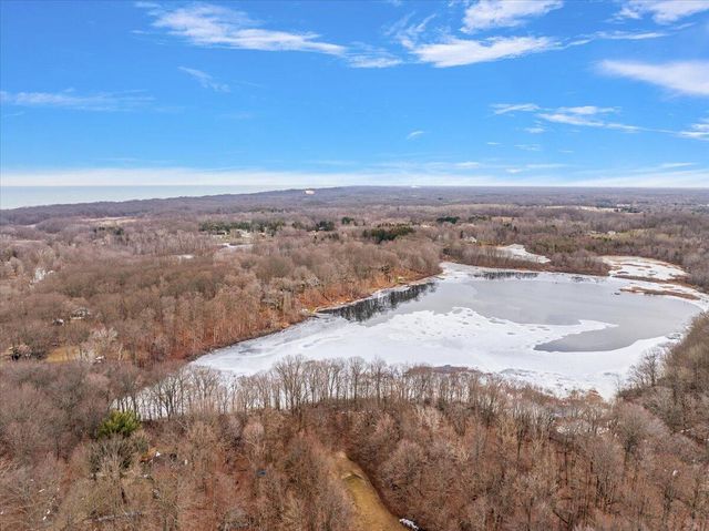 6211 Lakewood Pointe Drive, Coloma, MI 49038