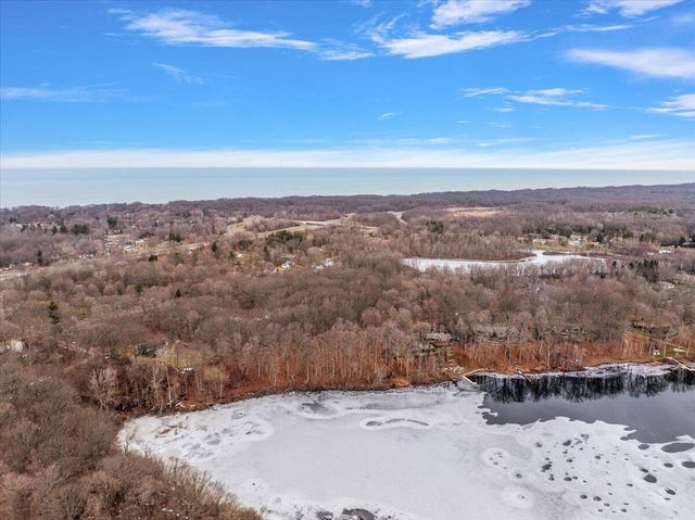 6211 Lakewood Pointe Drive, Coloma, MI 49038