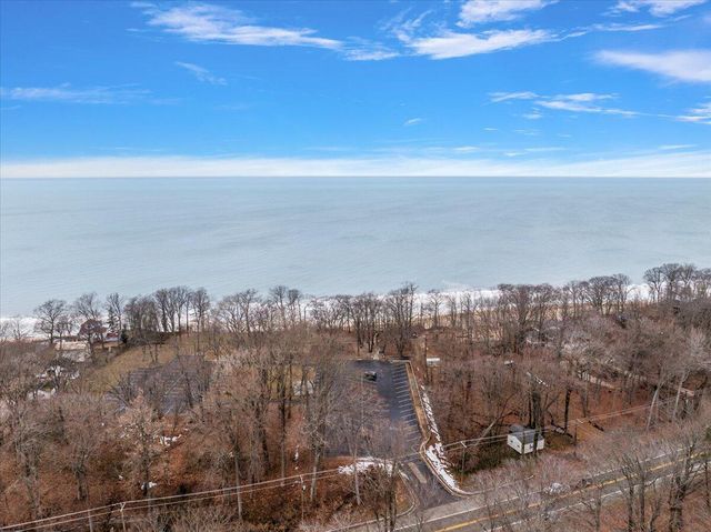 6211 Lakewood Pointe Drive, Coloma, MI 49038