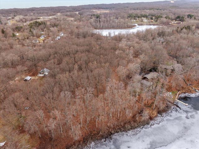 6211 Lakewood Pointe Drive, Coloma, MI 49038