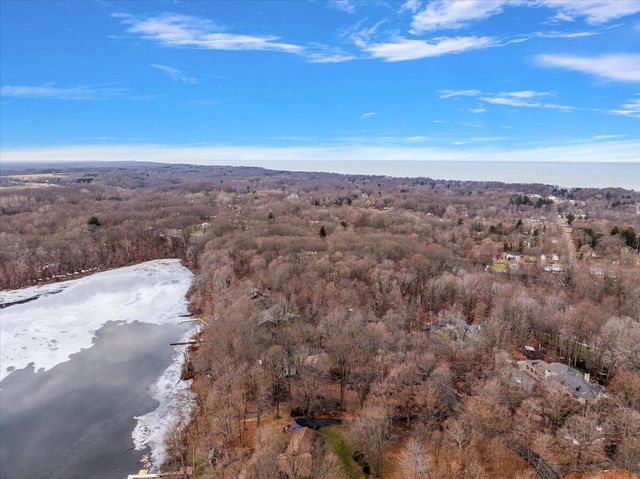 6211 Lakewood Pointe Drive, Coloma, MI 49038