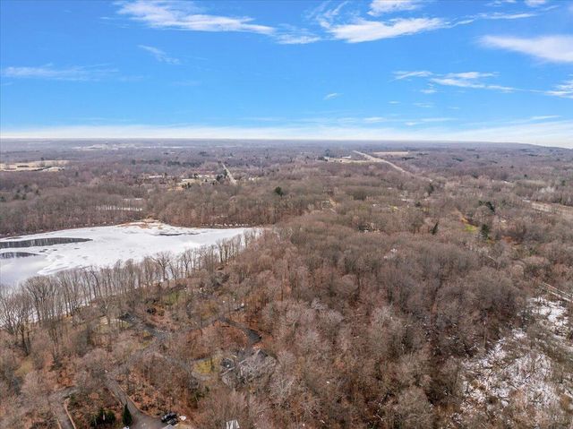 6211 Lakewood Pointe Drive, Coloma, MI 49038