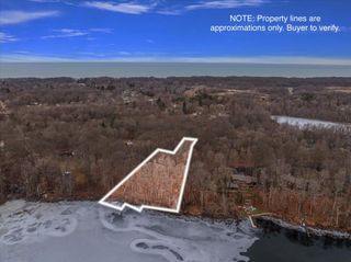 6211 Lakewood Pointe Drive, Coloma, MI 49038