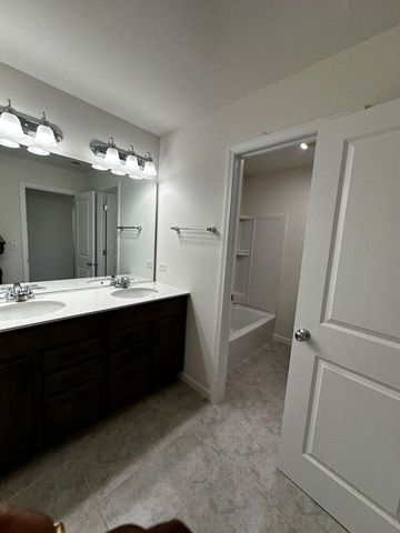 12760 S Nicholas Drive 12760, Plainfield, IL 60585