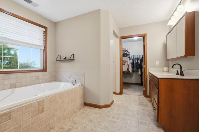 465 Carillion Drive, Springfield, OH 45503