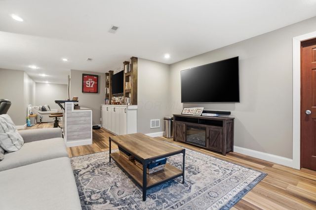 465 Carillion Drive, Springfield, OH 45503