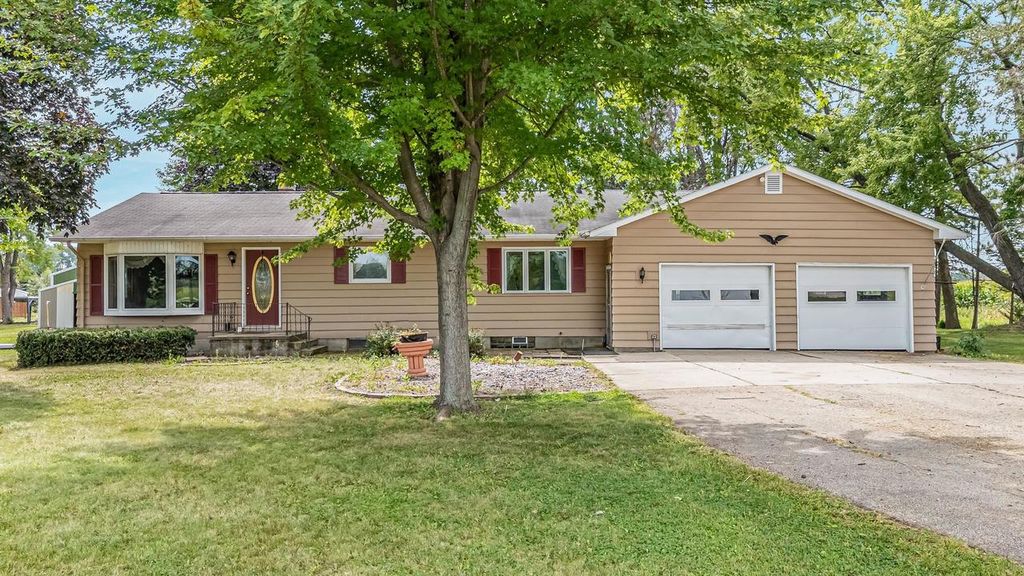 7293 COUNTY RD II, Larsen, WI 54947