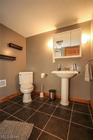 2855 Nimishillen Church Road NE, Canton, OH 44721