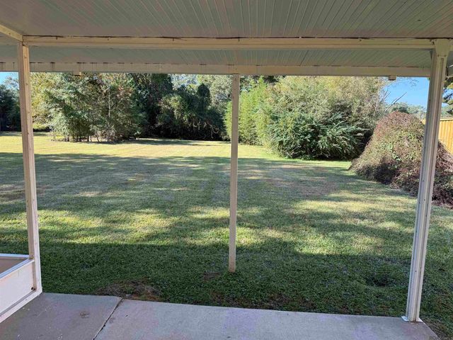 1321 N Woodcrest Ave, Denham Springs, LA 70726