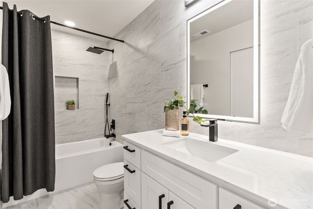 17811 E 114th Street Ct, Bonney Lake, WA 98391