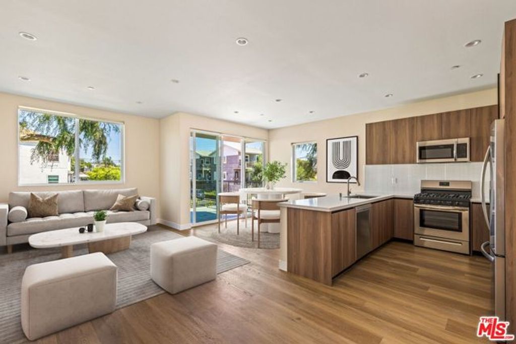 4905 W St. Elmo Drive, Los Angeles, CA 90019