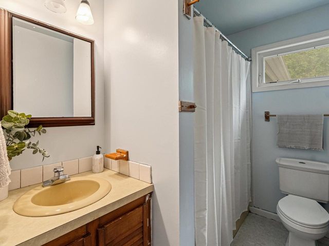 1593 North Road, Hinesburg, VT 05461