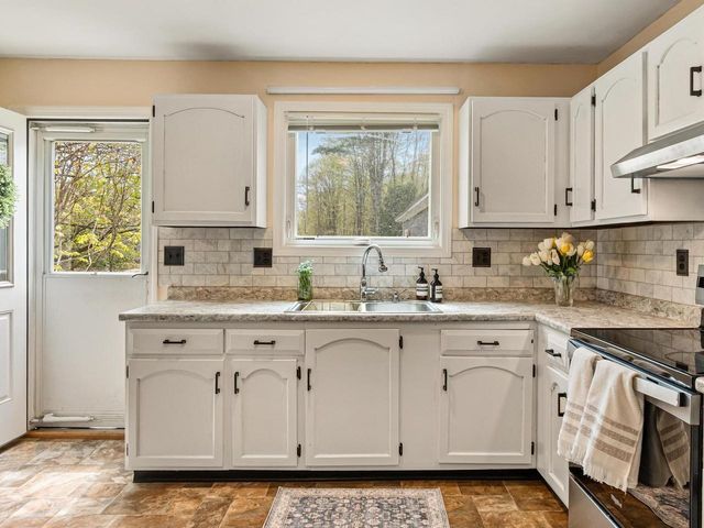 1593 North Road, Hinesburg, VT 05461