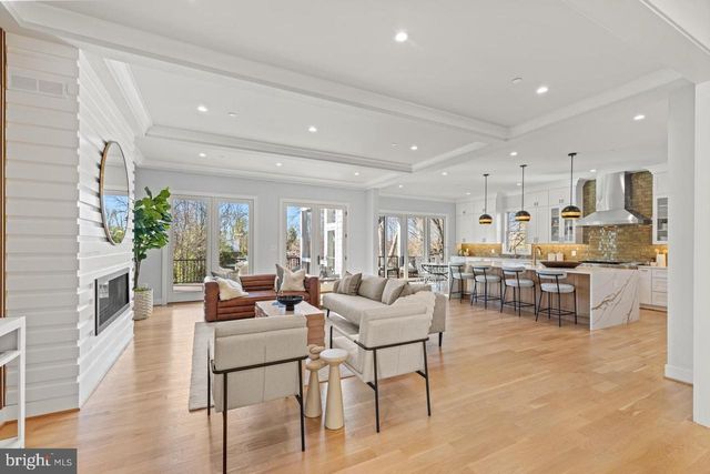 7008 AMY LN, Bethesda, MD 20817