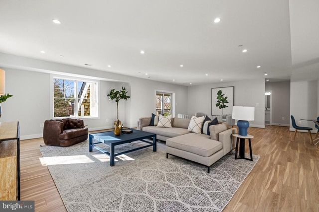 7008 AMY LN, Bethesda, MD 20817