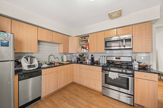 9030 Kenton Avenue, Skokie, IL 60076