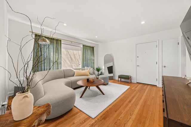 9030 Kenton Avenue, Skokie, IL 60076