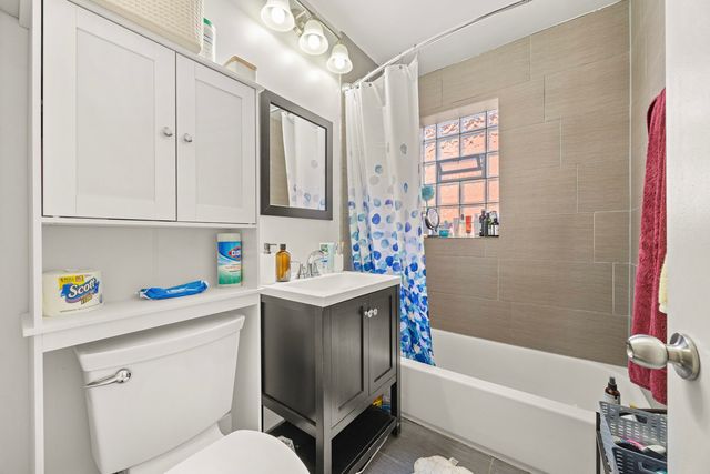 9030 Kenton Avenue, Skokie, IL 60076