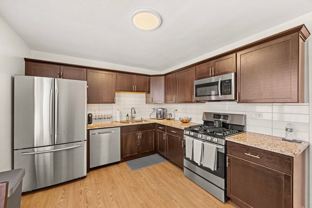 9030 Kenton Avenue, Skokie, IL 60076