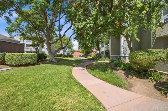 1040 E Washington Avenue 17, Escondido, CA 92025