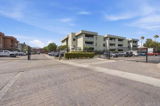 1040 E Washington Avenue 17, Escondido, CA 92025