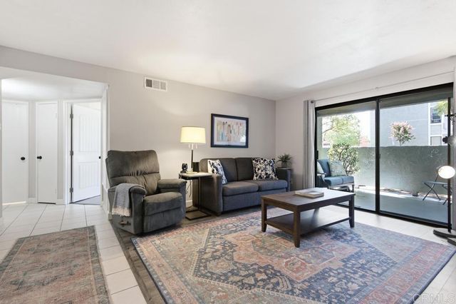 1040 E Washington Avenue 17, Escondido, CA 92025