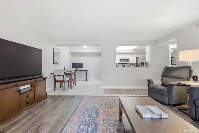 1040 E Washington Avenue 17, Escondido, CA 92025