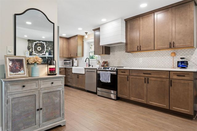 511 HERCHEL DRIVE, Temple Terrace, FL 33617