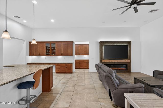 21960 E RUSSET Road, Queen Creek, AZ 85142