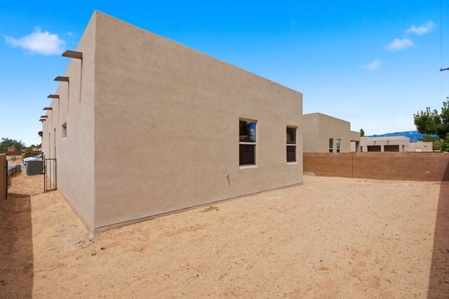416 Spanish Walk Place NW, Albuquerque, NM 87107