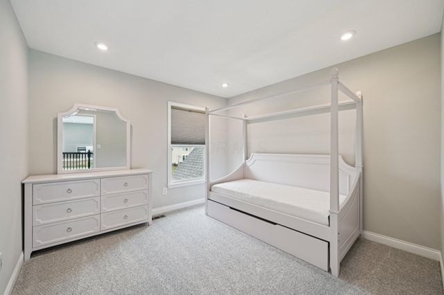 6044 Honey Farm Way, Grove City, OH 43123