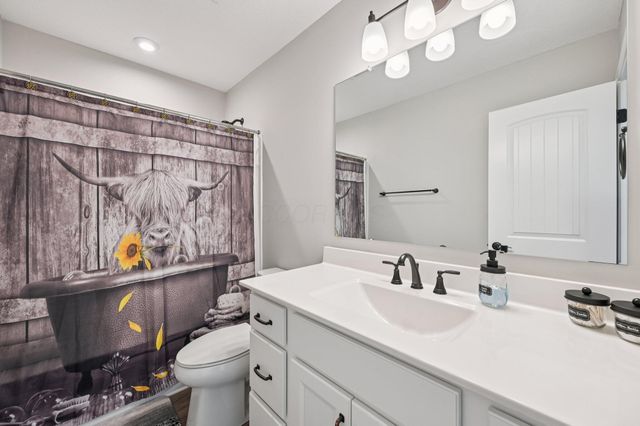 6044 Honey Farm Way, Grove City, OH 43123