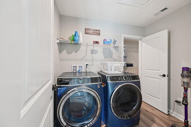 6044 Honey Farm Way, Grove City, OH 43123