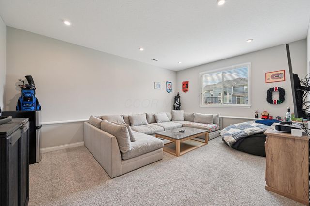 6044 Honey Farm Way, Grove City, OH 43123