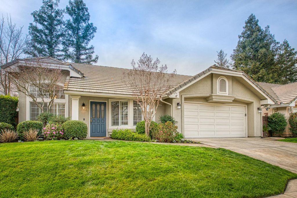 Image 1 of property listing at 9225 N Bramwell Street, Fresno, CA 93720