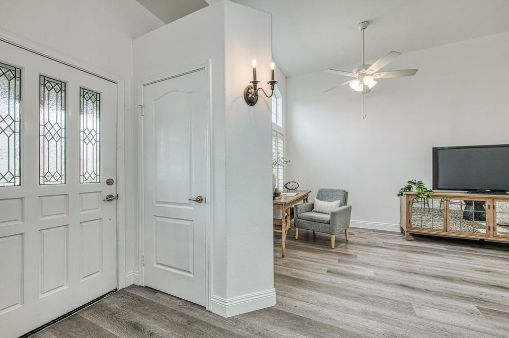 Image 21 of property listing at 9225 N Bramwell Street, Fresno, CA 93720