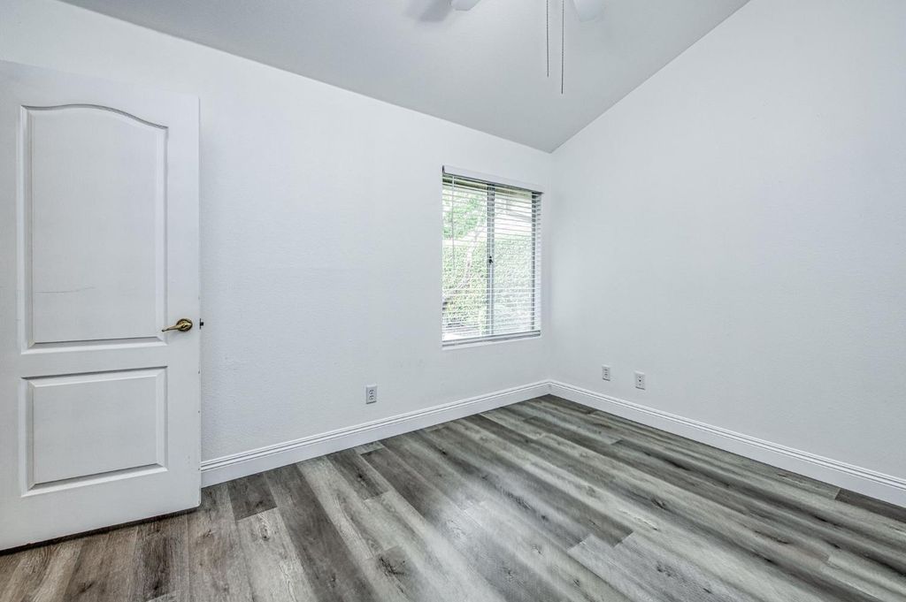 Image 26 of property listing at 9225 N Bramwell Street, Fresno, CA 93720