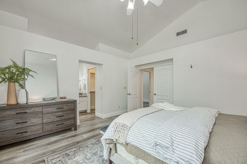 Image 30 of property listing at 9225 N Bramwell Street, Fresno, CA 93720