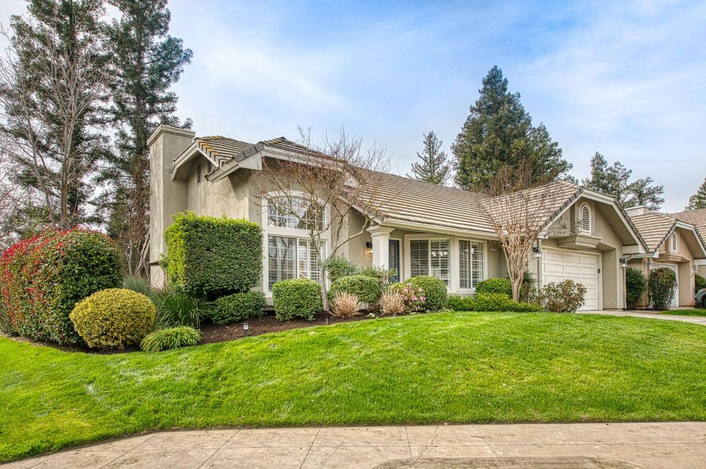 Image 4 of property listing at 9225 N Bramwell Street, Fresno, CA 93720