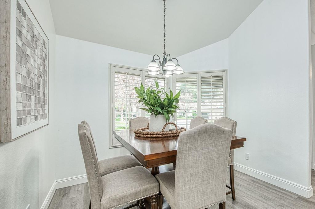 Image 8 of property listing at 9225 N Bramwell Street, Fresno, CA 93720