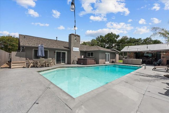 12603 C Bar Circle, Santa Fe, TX 77510
