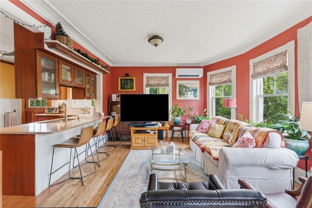 271 Highland Avenue, Providence, RI 02906