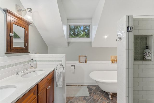 271 Highland Avenue, Providence, RI 02906